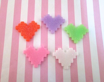5 Multicolor Glitter Pixel Heart Cabochons 681