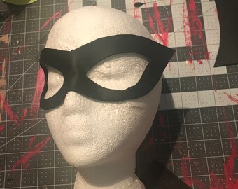 Cat Eye Shaped Harley Quinn Mask