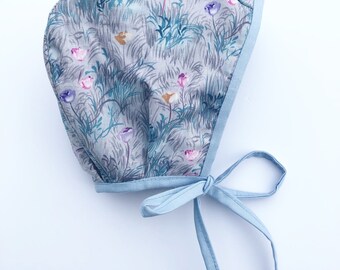 Reversible Baby girl bonnet, baby hat , cotton baby bonnet . Floral baby bonnet. Vintage baby bonnet