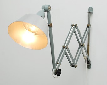 Industrial vintage workbench lamp :"Accordeon Mitgard".