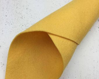 Merino Wool Felt - 10 - pastel yellow