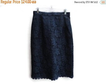 SALE Black Lace Skirt Vintage size Small
