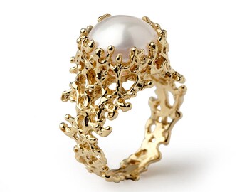 CORAL Gold Ring, Gold Pearl Ring, Gold Pearl Engagement Ring, Large Pearl Ring, White Pearl Ring, Freshwater Pearl Ring, Unique Pearl Ring