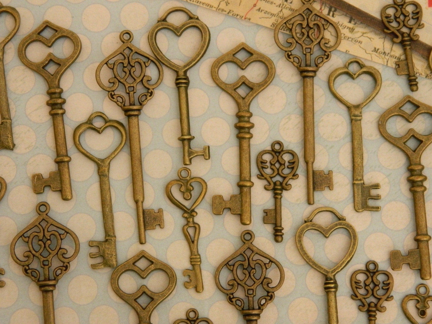 Wholesale 18 romantic Alice in Wonderland skeleton keys
