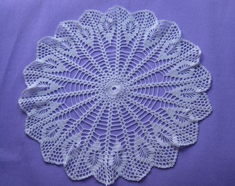 Large doily crocheted (53)