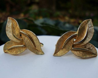 Trifari Leaf Clip On Earrings in Brushed Goldtone - Trifari Clip On Earrings - Trifari Earrings - Preppy Clip On Earrings - Leaf Earrings