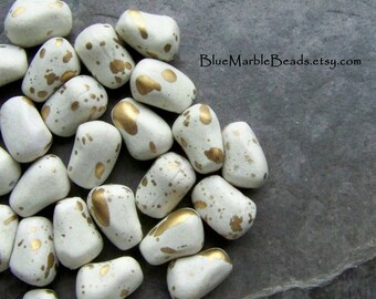 Nugget Bead, Vintage Bead, Lucite Bead, White & Gold, Splatter Bead, Matte bead, Boho Jewelry Supplies, 30 Beads
