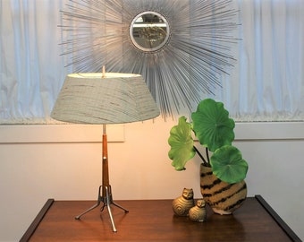 Mid Century Modern vintage, wood Gerald Thurston for Lightolier table lamp