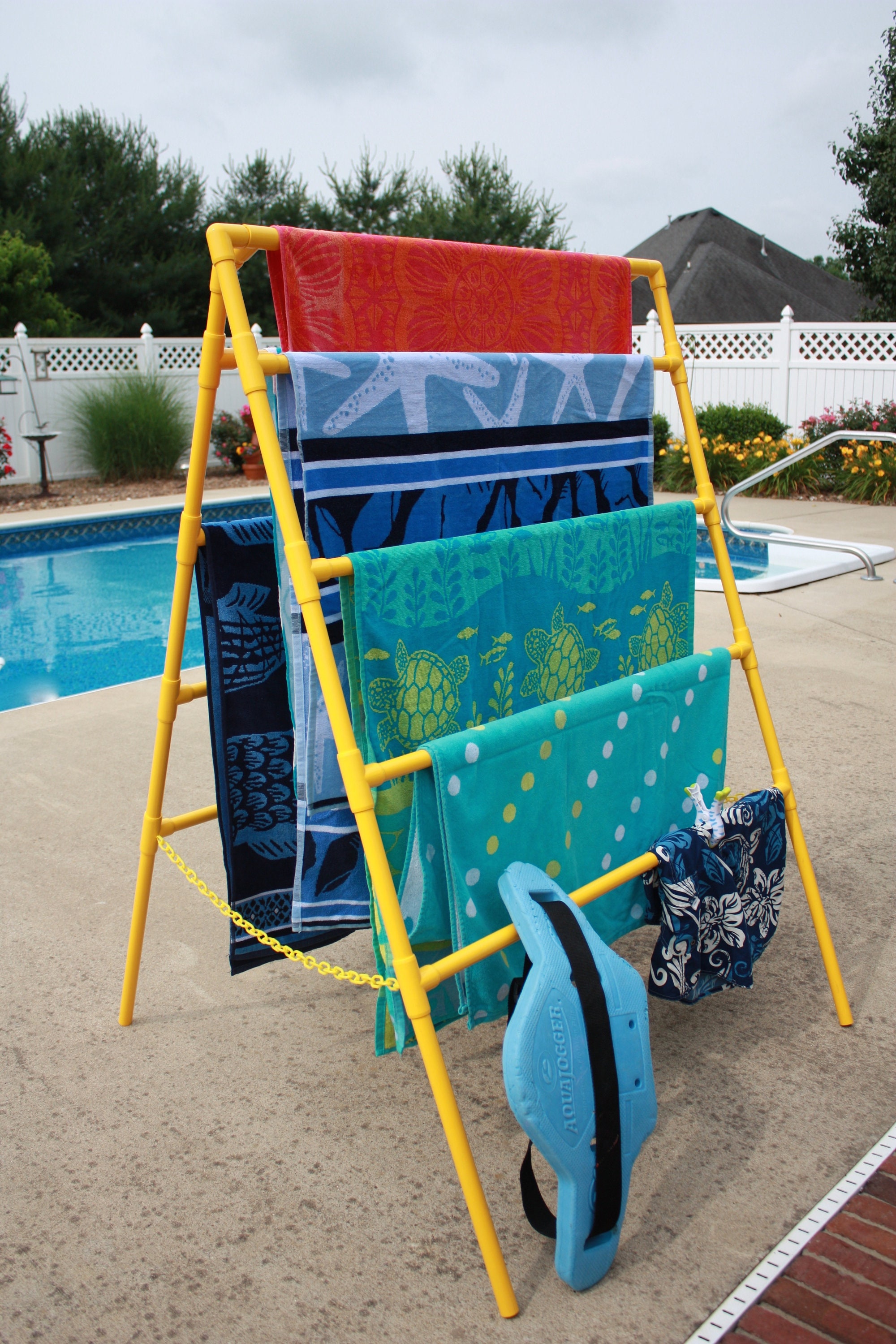 Download Outdoor Beach Towel Rack