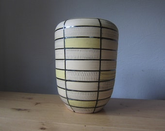 Ü ceramic mid century modern 60s Sgraffito vase