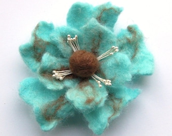 Flower felt brooch, felted wool flower pin, turquoise flower pin brooch, poppy brooch, brooch bouquet, felt flower hair clip, flower corsage