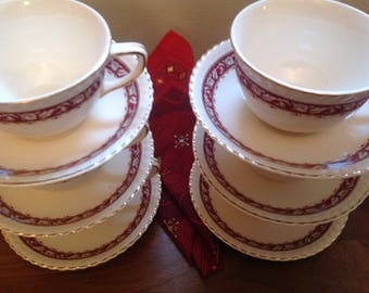 Cups and saucers in ceramic/Bone China/Vintage/hotels Service