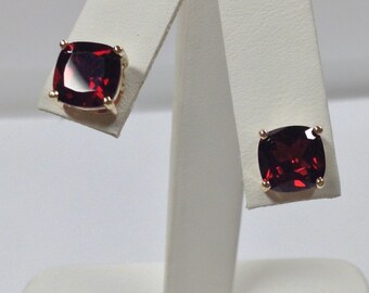 Natural Garnet Stud Earrings Solid 14kt Yellow Gold