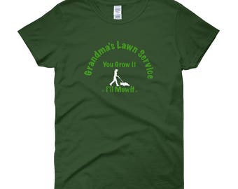 Gardener, Gift for Gardener, Gardening Gift for her, Garden Gifts, Gifts for Grandma, T-shirt for Grandma, Gardening gift