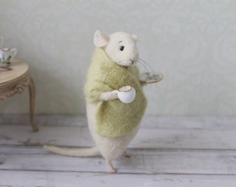 Needle felted mouse, Mouse with cup, Felt mouse, White mouse, Needle felt animal, Needle felt miniature, Birthday gift