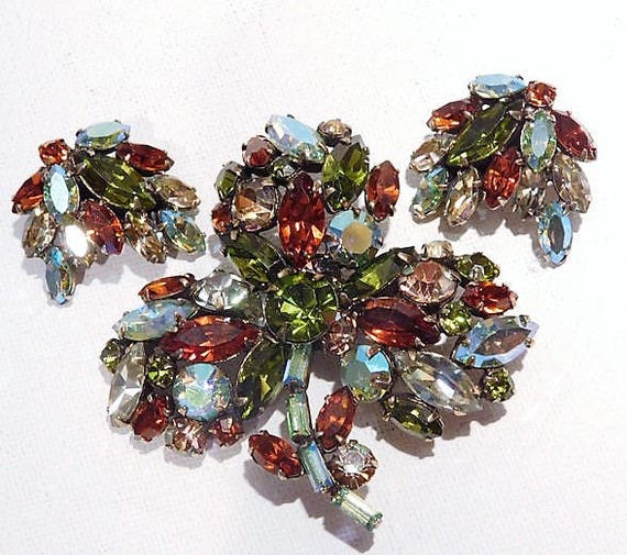 REGENCY Rhinestone Brooch Earrings Set / 1950s Mid Century Rhinestone Jewelry / Demi Parure / Autumn Fall Colors / Glass Brooch and Earrings