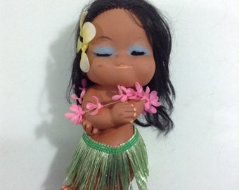 Vintage Hula Doll Girl. Hawaiian Doll. So adorable. 9 inches tall. Made in Hong Kong.