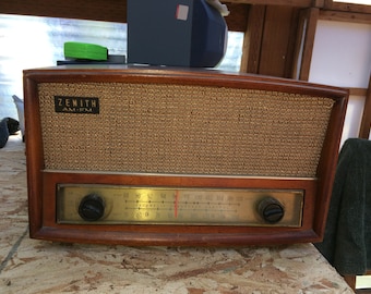 Vintage Zenith G730 Table Radio
