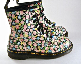 Floral dr martens | Etsy