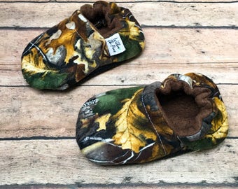 Camo Baby Moccasins - Camoflage Soft Sole Shoes - Hunting - Woodland Baby - Rustic Fashion - Green Brown Camo - Baby Shower Gift - Crib Shoe