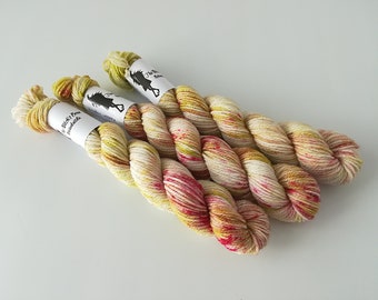 Stardust Minis - Promise of Spring / Kevään Lupaus - Hand dyed yarn, 75/20/5 Merino/Nylon/Lurex, 20g/80m
