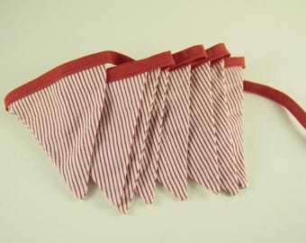 Garland flags in white fabric with red stripes (n ° 38)