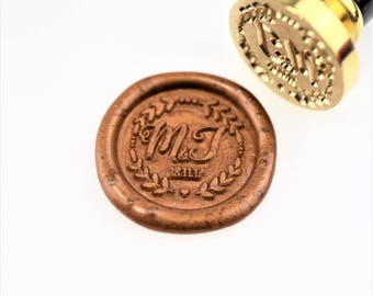 Personalized Initials with Wreath wax seal stamp/Custom wedding seals/wedding invitation seal/custom wedding stamp