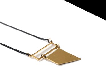 Necklace mini gold strap.