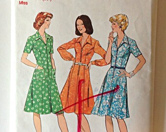 Style 1128 Ladies Dress Size 16 Circa 1970's