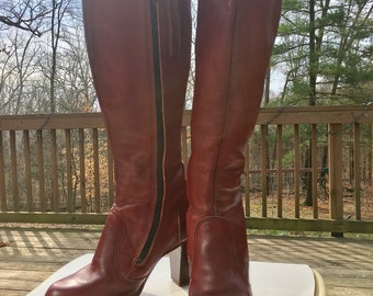 Vintage boots, women's 8m, (women's 7.5) stacked heel boots