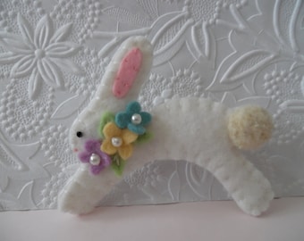 Felted Brooch Easter Bunny Felt Baby Shower Gift Mom Flowers Pin Beaded