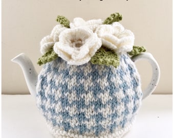 Oceane Houndstooth - Floral Tea Cosy - in Pure Wool - Size Small - fits 2-cup teapots