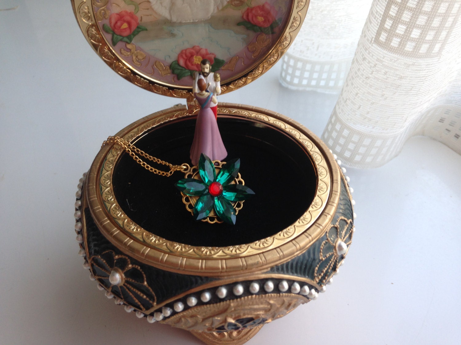 Anastasia Music Box With Necklace Key For Sale - Anastasia Music Box for sale on UK's largest auction and classifieds sites