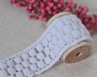 3.5cm x 1yard (white) cotton crochet lace trim (S375)