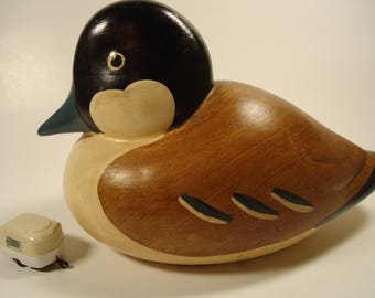 Wood look small duck figurine, 2010 P&T.