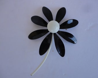 Vintage Enamel Flower Brooch