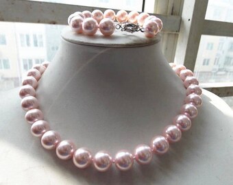 Pink South Sea shell pearl necklace and bracelet