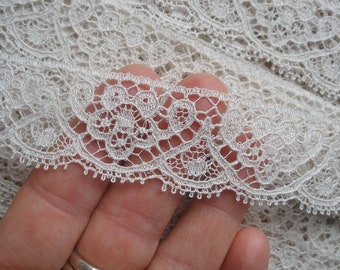 16 yards vintage lace trim, scalloped