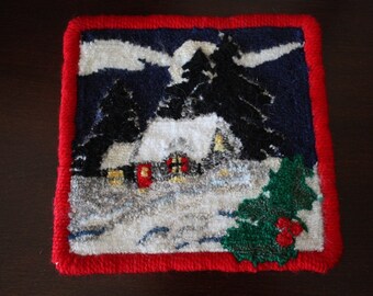 Christmas Cottage: Hand Hooked Seasonal Table Mat