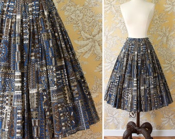 vintage 1960s skirt <> 1960s cotton print skirt <> early 60s cotton full skirt <> cotton vintage skirt in blues and browns with batik look