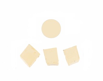 Dye for candles. Pastel yellow