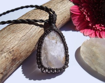 Kunzite Necklace/Heart/Compassion/Soothing/Pink Crystal/Kunzite Pendant/Kunzite Jewelry/Lithium/Pink Stone Pendant/Kunzite Macrame/Crystal