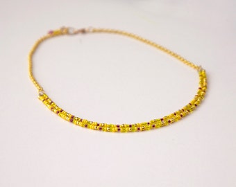 SMART / Yellow and golden beaded necklace