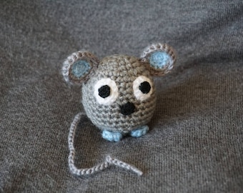 The little mouse wants to be in your house...