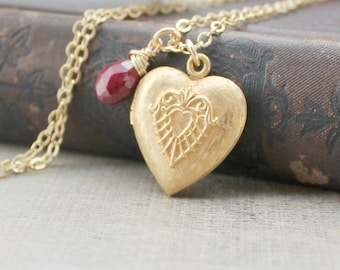 Gold Heart Locket, Gold Locket, Gold Photo Locket, Vintage Jewelry, Ruby Locket, July Birthstone Locket, Gold Picture Locket Pendant