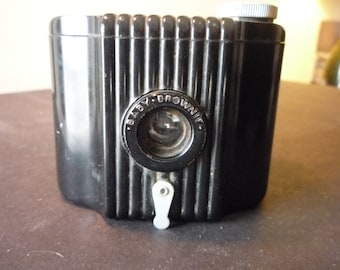 Vintage - Kodak Baby Brownie Camera - Mint condition - 1930s Collectible - gift for camera lovers - gift for photographers retro decor