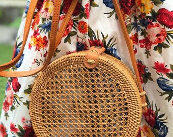 Rattan Bag Round Bag Straw Bag with Woven Bow/Clip Closure Natural Handwoven Bali Caravan Ata Grass Shoulder Bag With Caravan Pattern