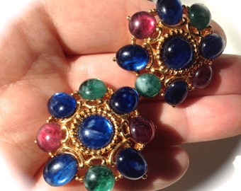 Juicy Opulent Trifari Gripoix Cabochon Clip Earrings – Jewels of India Moghul 1970s Jewelry