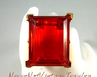 Kenneth Jay Lane large ruby crystal ring 22kt gold plated