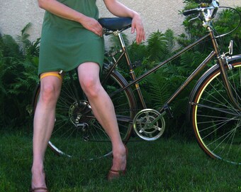 Skirt garter/clip for biking
